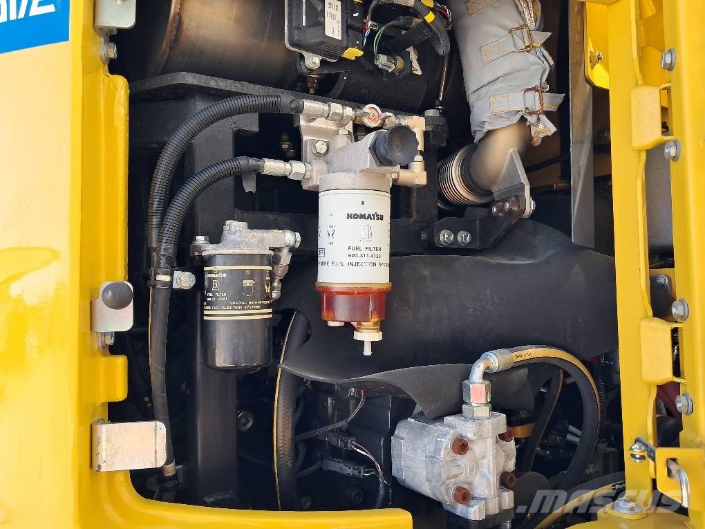 Komatsu PW138MR-11E0 حفارات بعجل