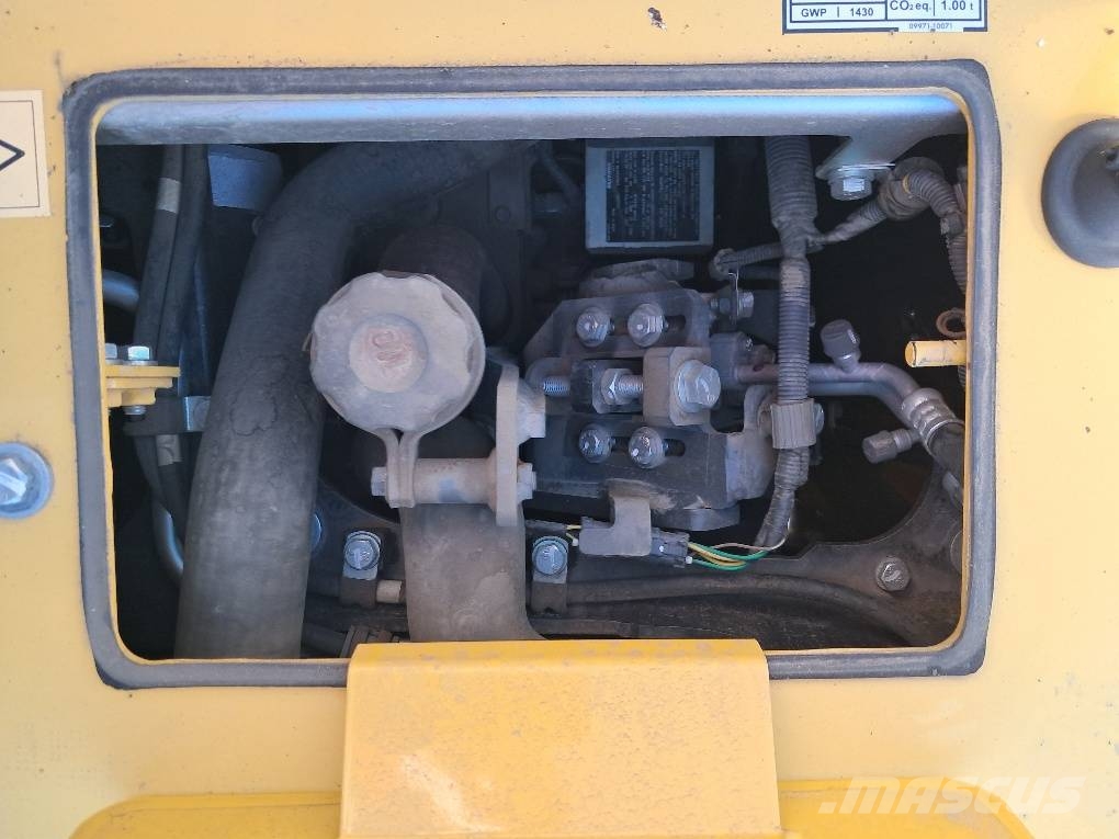 Komatsu PW138MR-11E0 حفارات بعجل