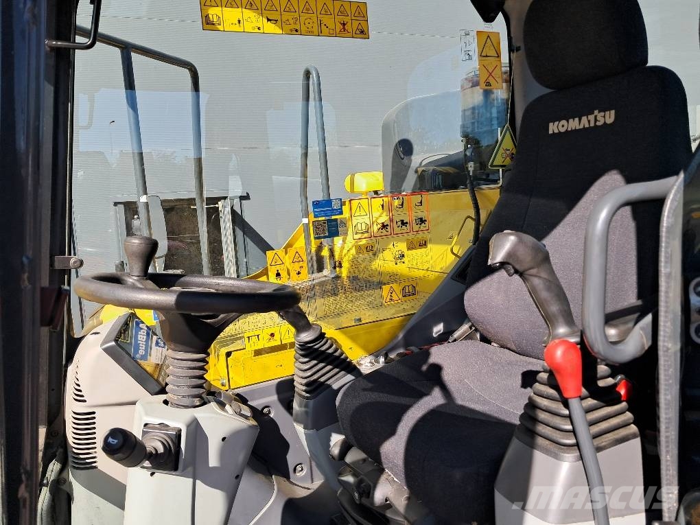 Komatsu PW138MR-11E0 حفارات بعجل