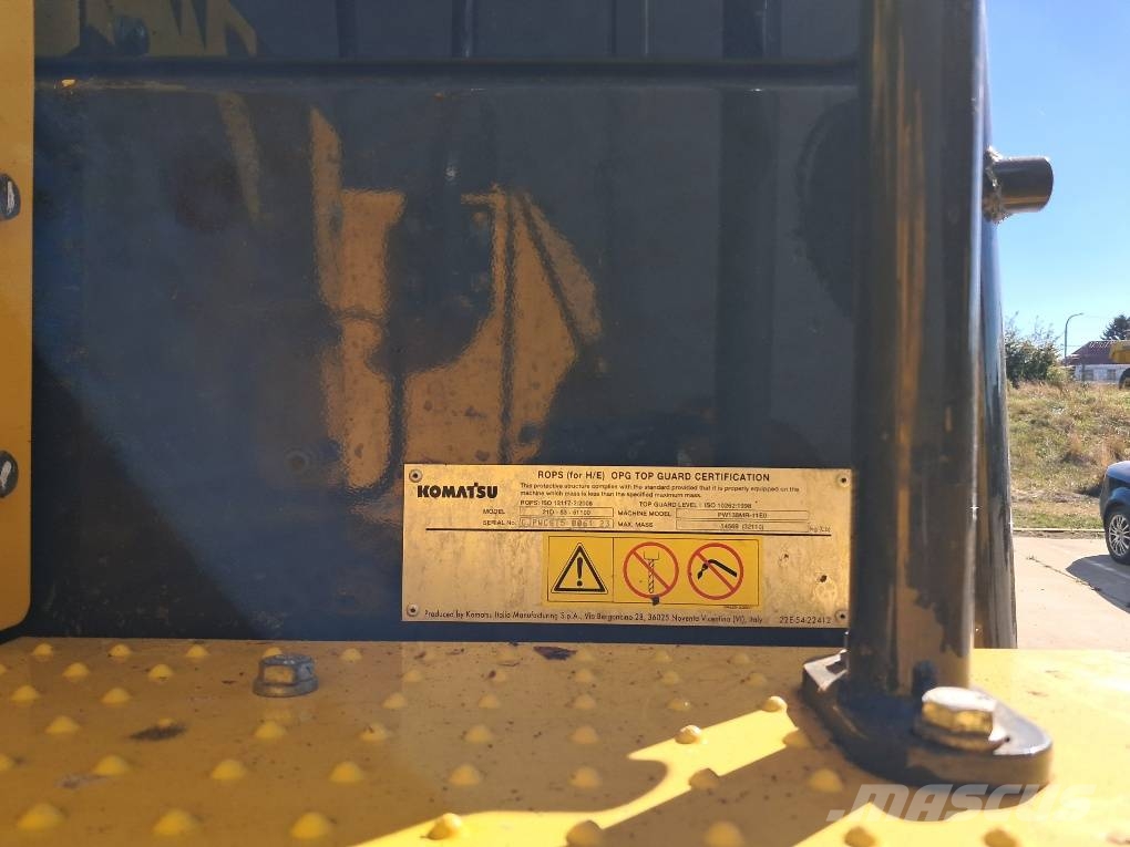 Komatsu PW138MR-11E0 حفارات بعجل