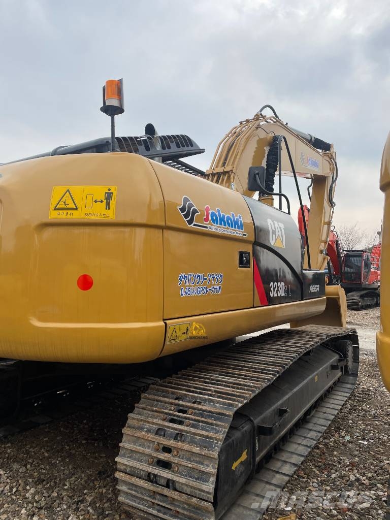 CAT 323 D Escavadeiras de esteiras
