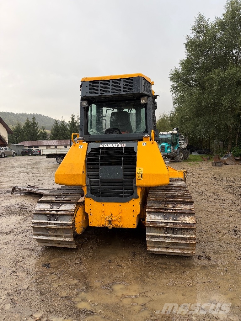 Komatsu D 51 PX بلدوزرات مجنزرة