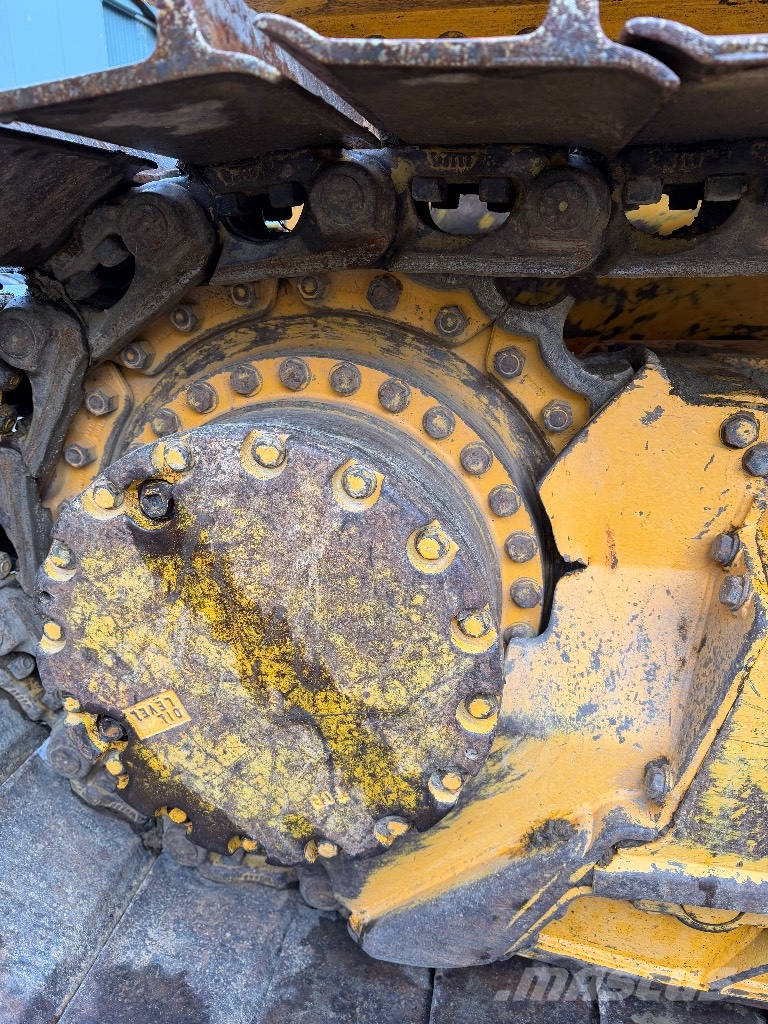 Komatsu D 51 PX بلدوزرات مجنزرة