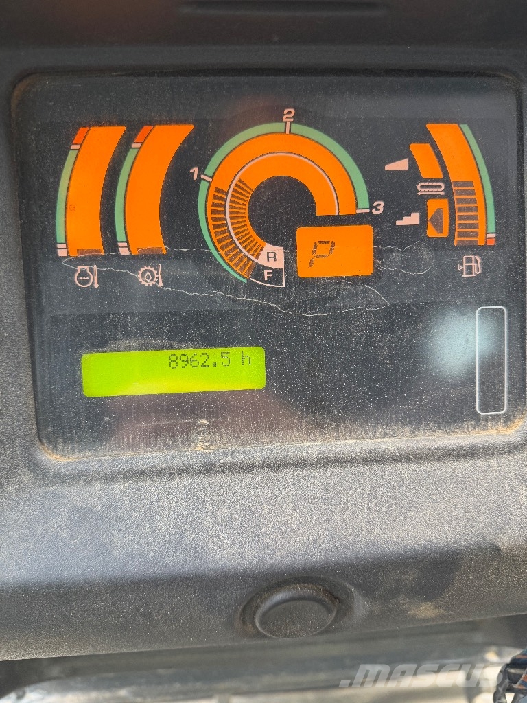 Komatsu D 51 PX بلدوزرات مجنزرة