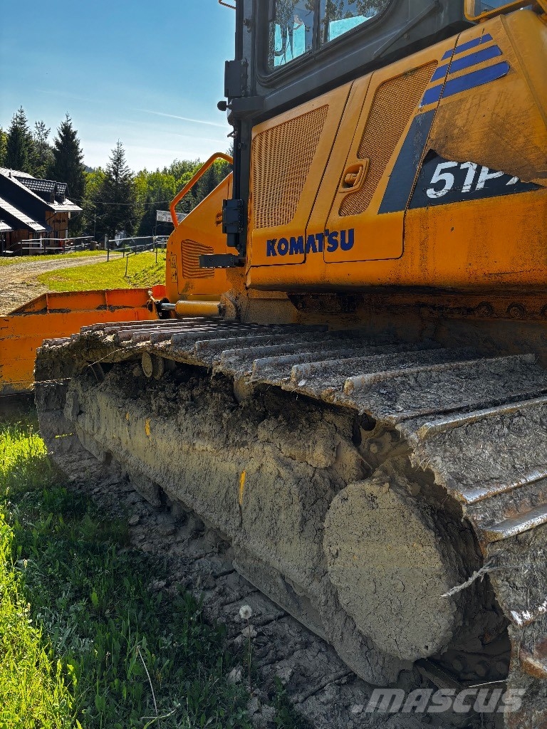 Komatsu D 51 PX بلدوزرات مجنزرة