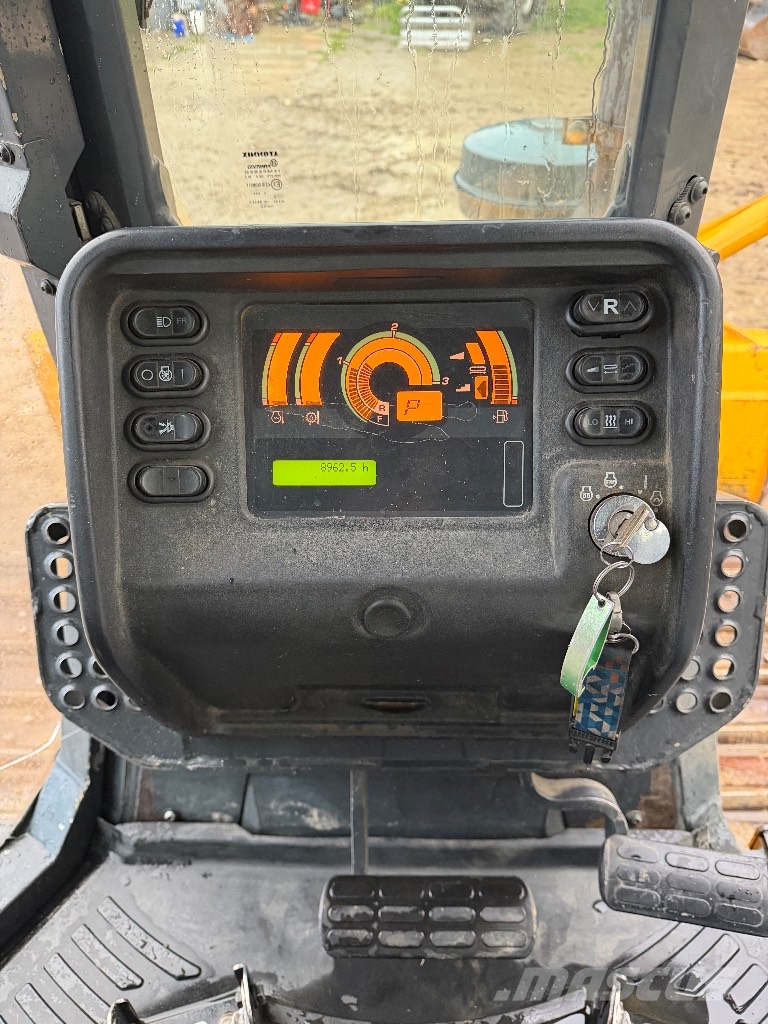 Komatsu D 51 PX بلدوزرات مجنزرة