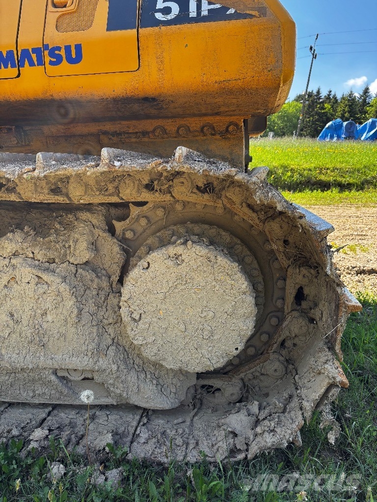 Komatsu D 51 PX بلدوزرات مجنزرة