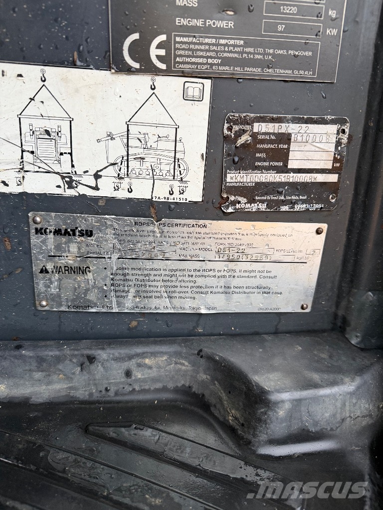 Komatsu D 51 PX بلدوزرات مجنزرة