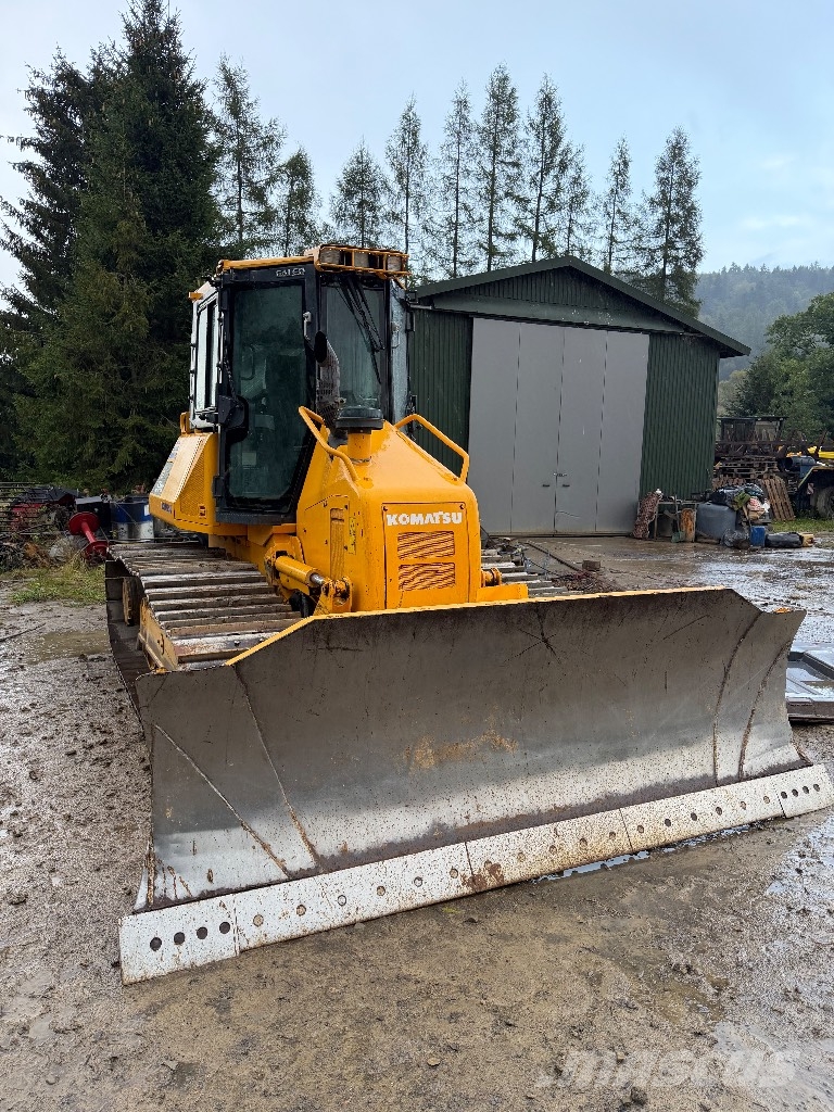 Komatsu D 51 PX بلدوزرات مجنزرة