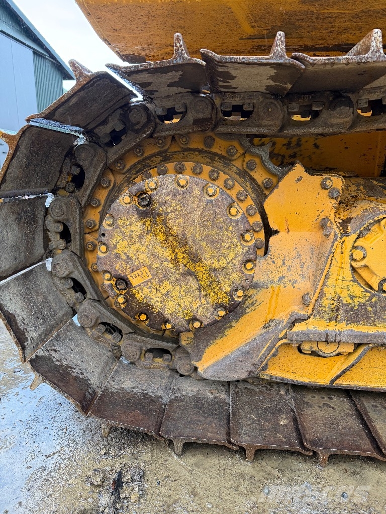 Komatsu D 51 PX بلدوزرات مجنزرة