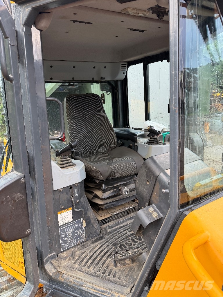 Komatsu D 51 PX بلدوزرات مجنزرة