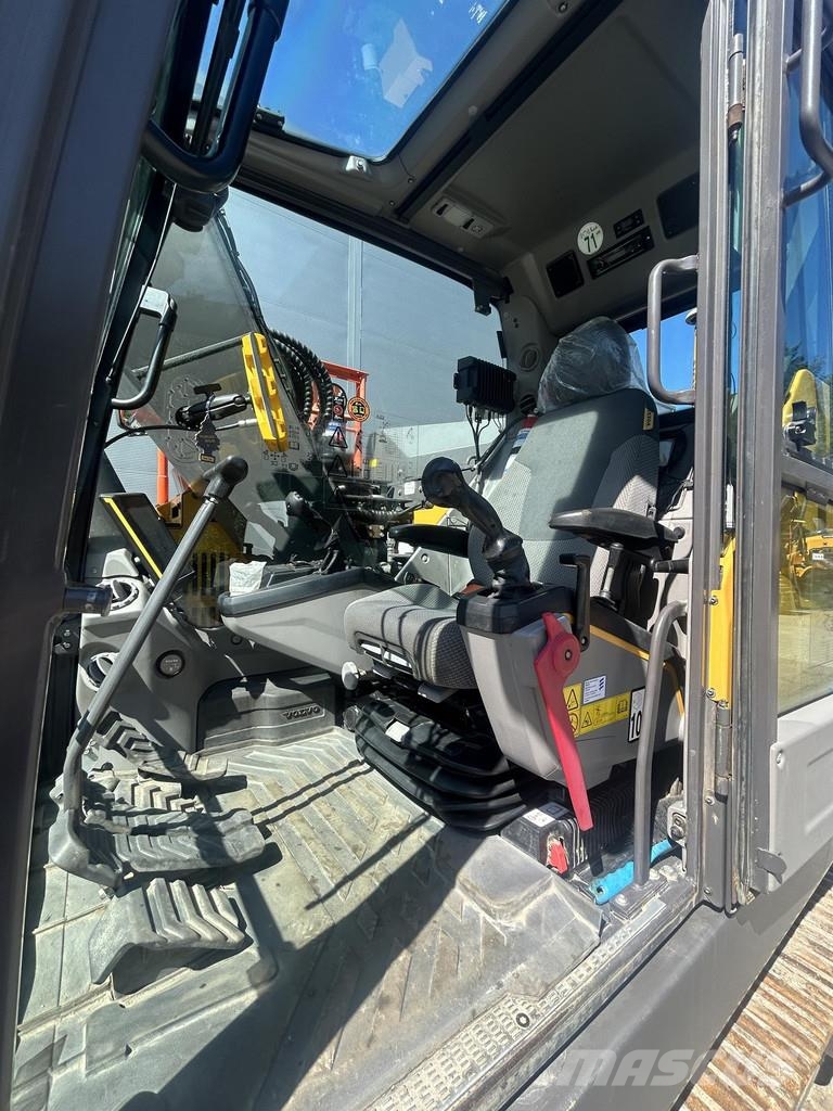 Volvo ECR145EL حفارات زحافة