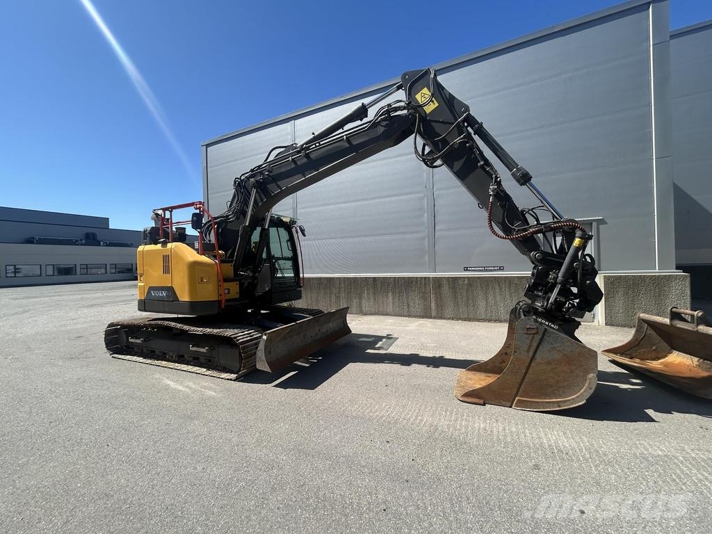 Volvo ECR145EL حفارات زحافة