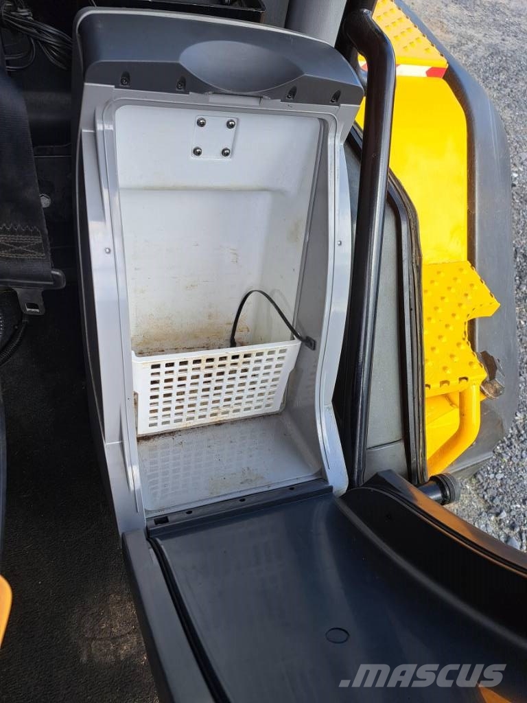 JCB 419 S لوادر بعجل