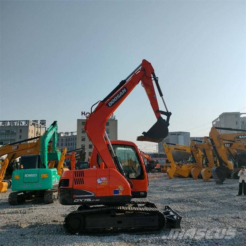 Doosan DX 75 Bageri guseničari