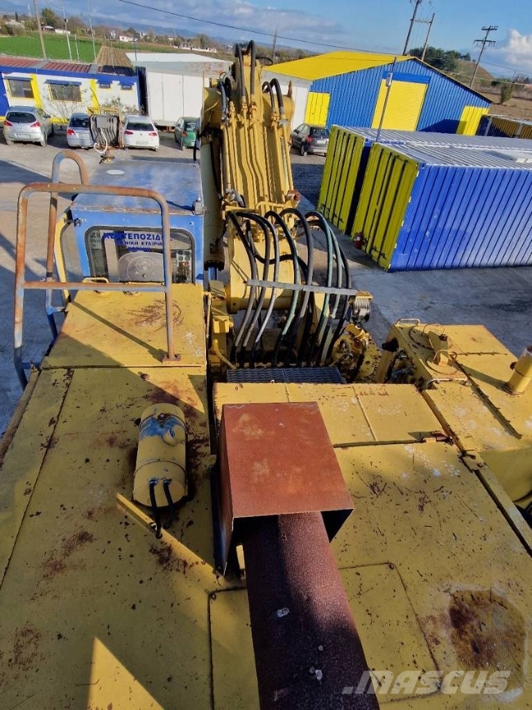 Demag H65 Rupsgraafmachines