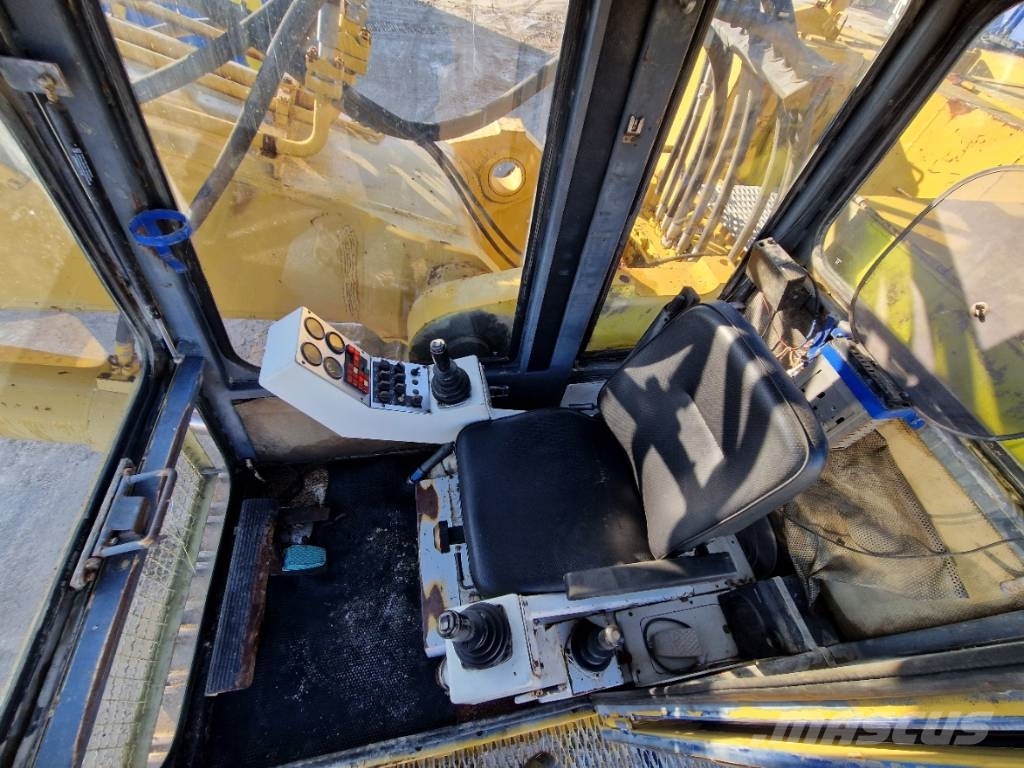 Demag H65 Rupsgraafmachines
