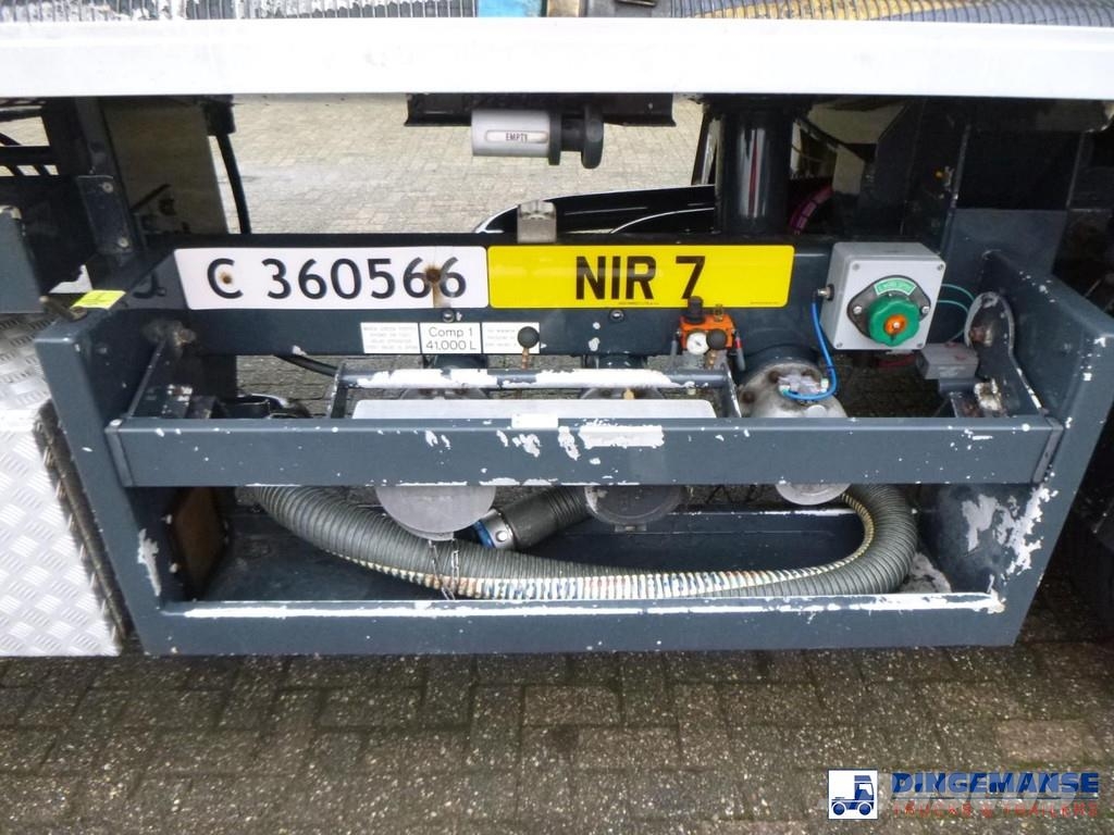Cobo Fuel tank alu 43.3 m3 / 1 comp + pump Cisternos puspriekabės