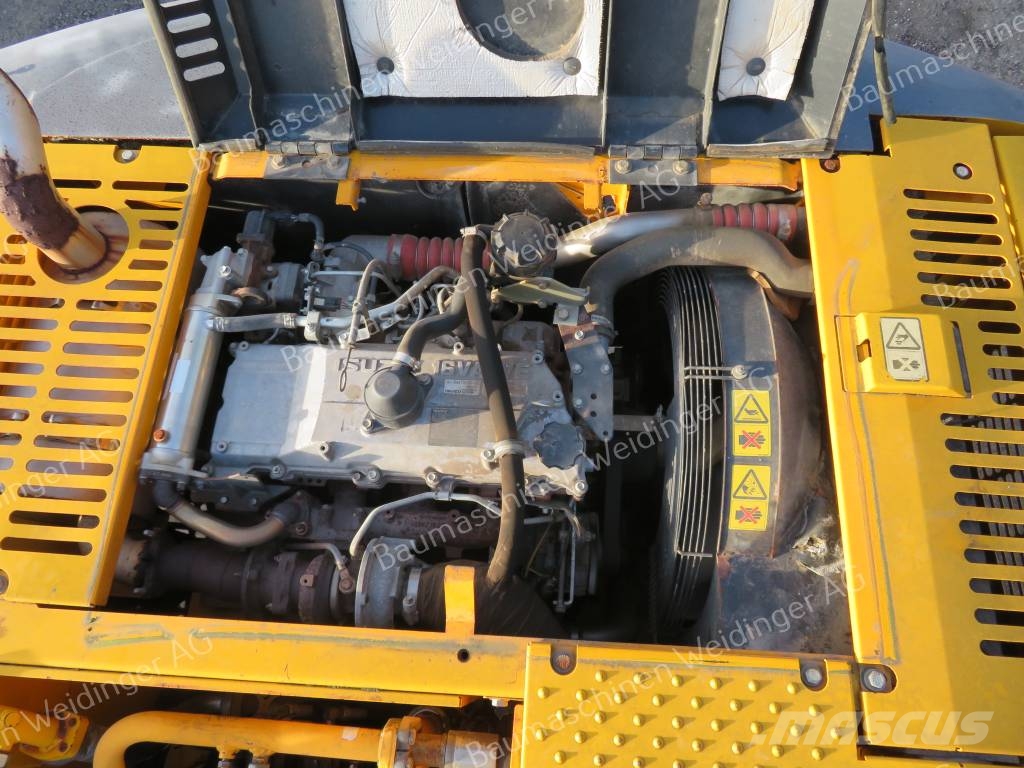 JCB 220 Kāpurķēžu ekskavatori