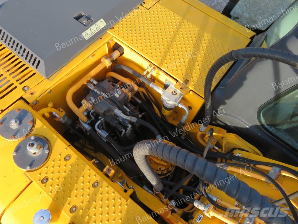 JCB 220 Kāpurķēžu ekskavatori