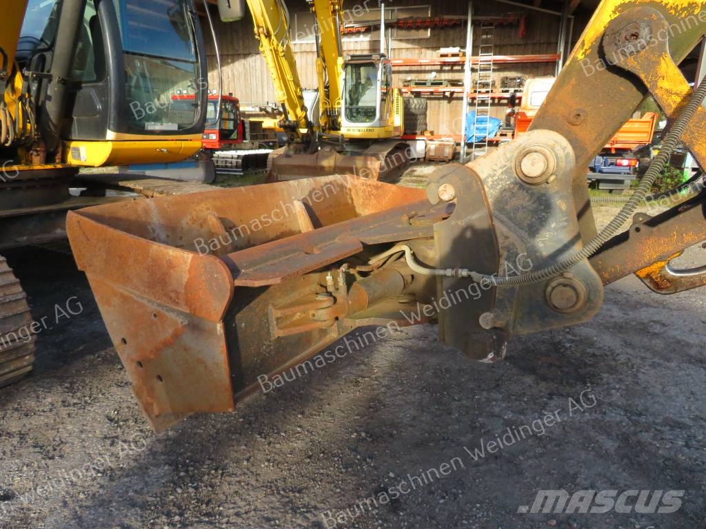 JCB 220 Kāpurķēžu ekskavatori