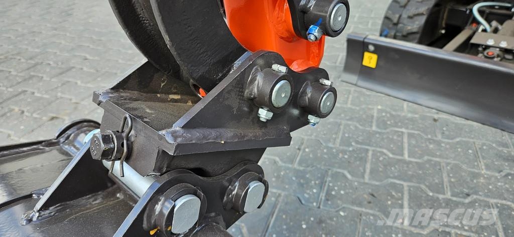 Rhinoceros XN12-9 powered by KUBOTA Miniexcavadoras