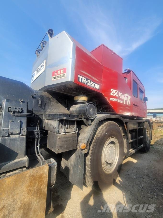 Tadano TR250M-5 رافعات الطرق الوعرة