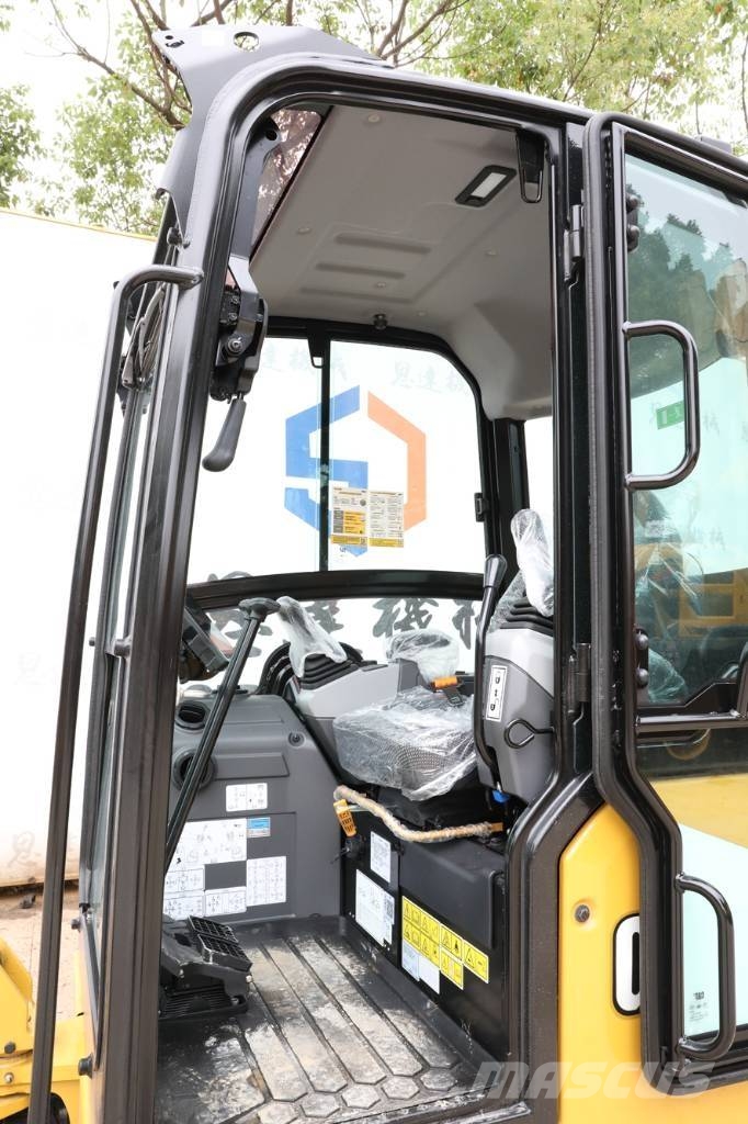 CAT 302 Mini kotrók < 7t