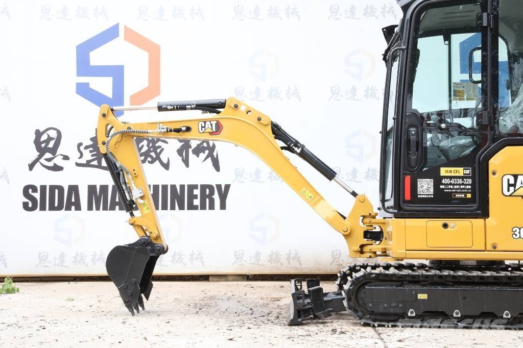 CAT 302 Mini kotrók < 7t