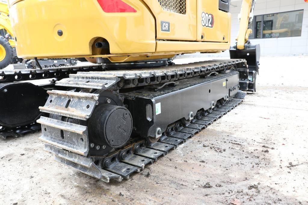 CAT 302 Mini kotrók < 7t