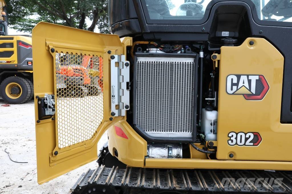 CAT 302 Mini kotrók < 7t