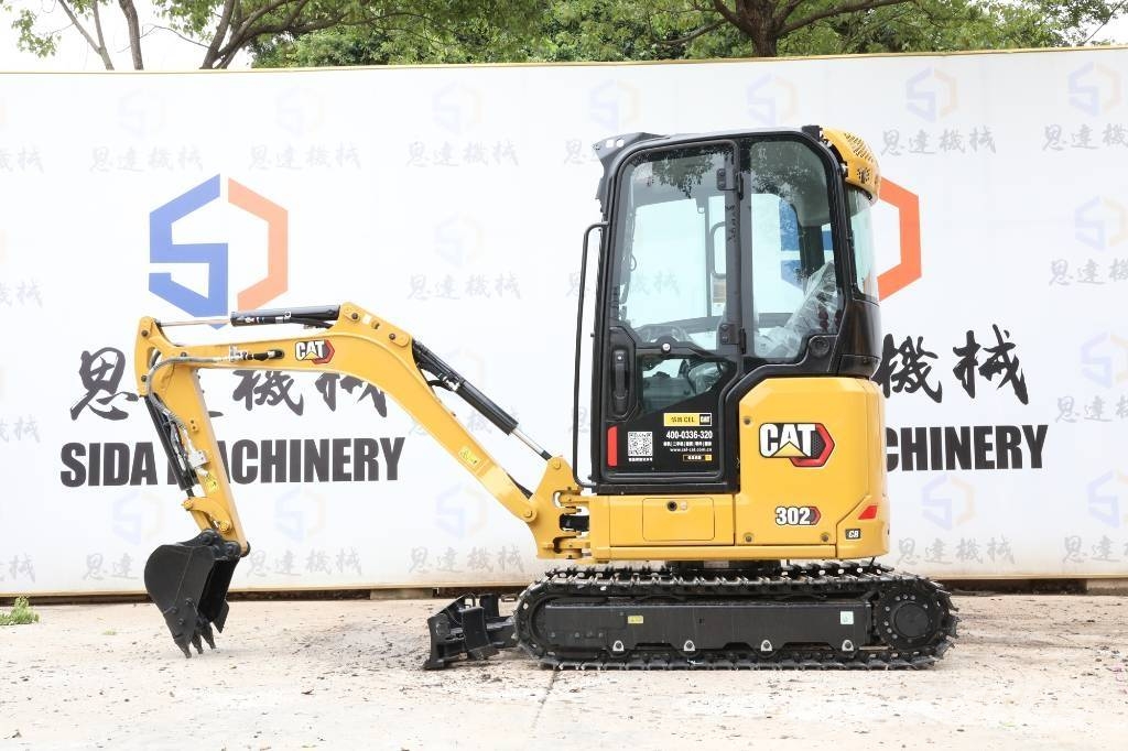 CAT 302 Mini kotrók < 7t