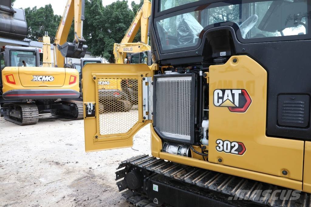 CAT 302 Mini kotrók < 7t