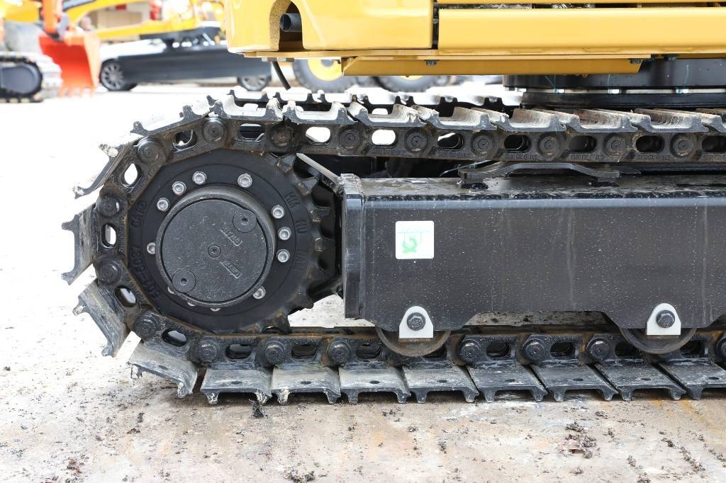 CAT 302 Mini kotrók < 7t