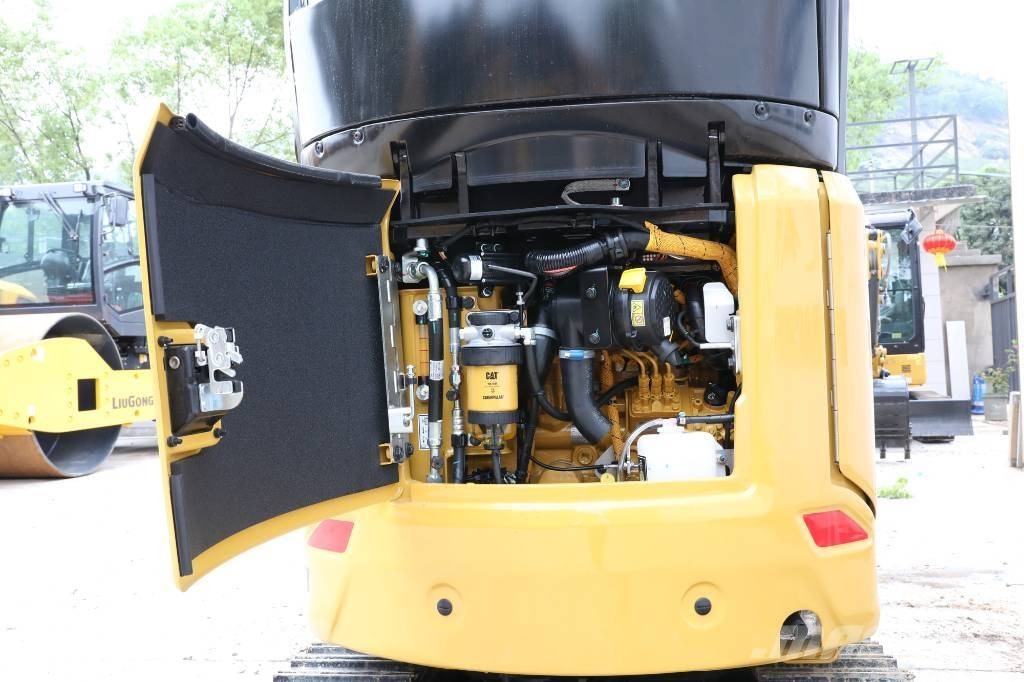 CAT 302 Mini kotrók < 7t