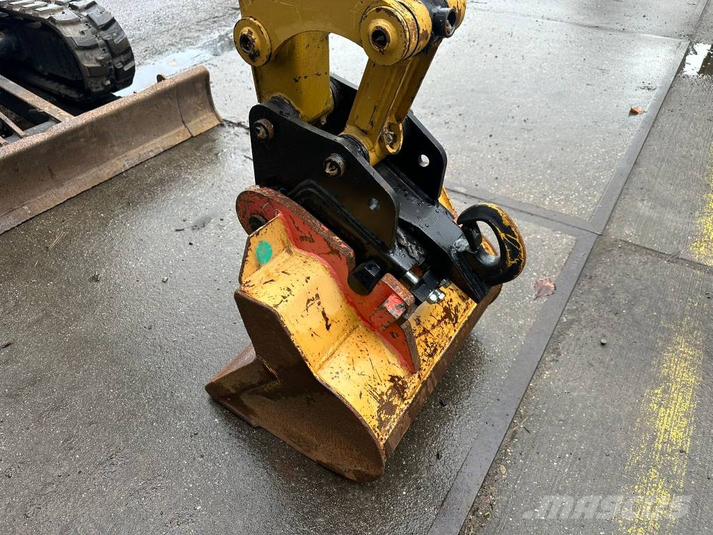CAT 301.8 Miniexcavadoras