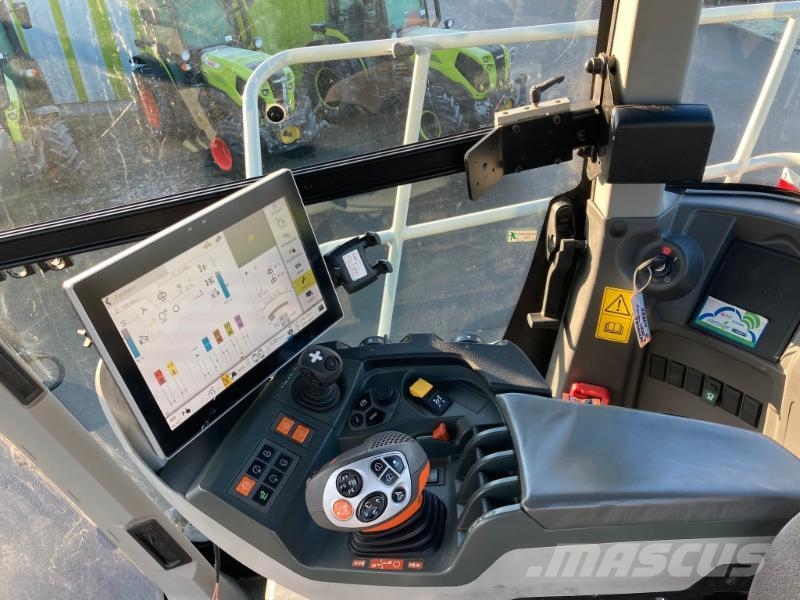 CLAAS XERION 4200 SADDLE TRAC 트랙터