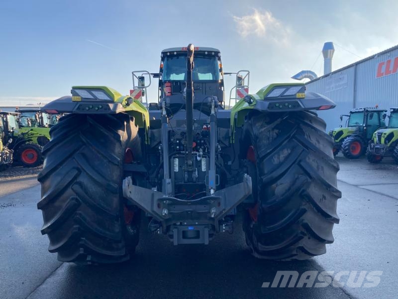 CLAAS XERION 4200 SADDLE TRAC 트랙터