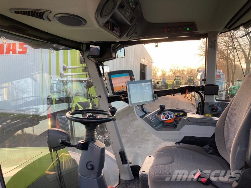 CLAAS XERION 4200 TRAC VC Трактори