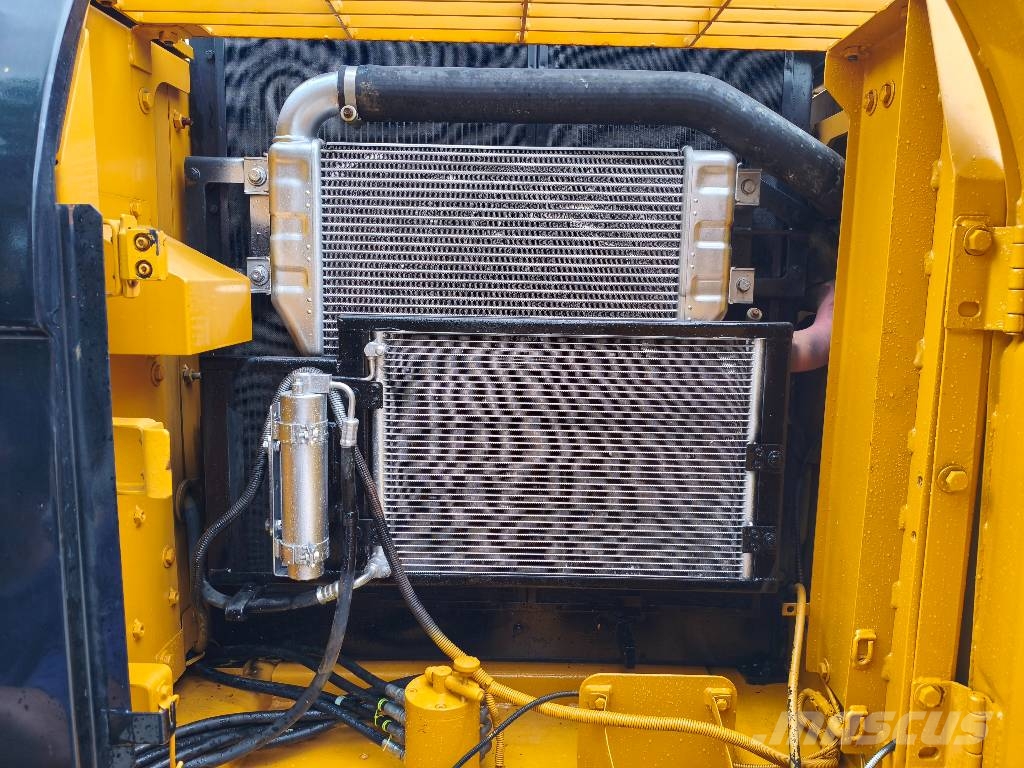 CAT 320D Vikšriniai ekskavatoriai