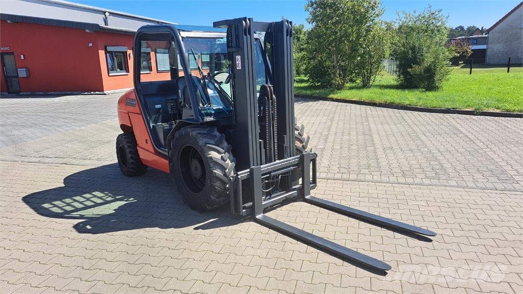 Manitou MH25-4T Maastotrukit