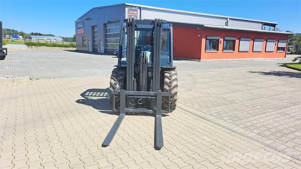 Manitou MH25-4T Maastotrukit