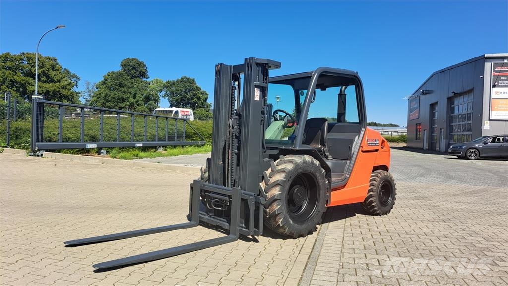 Manitou MH25-4T Maastotrukit