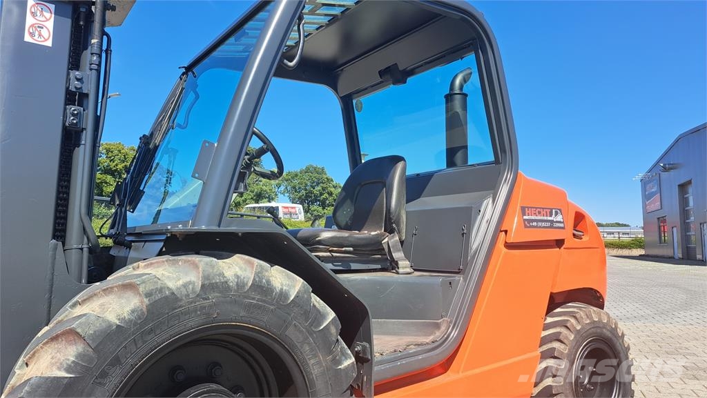 Manitou MH25-4T Maastotrukit