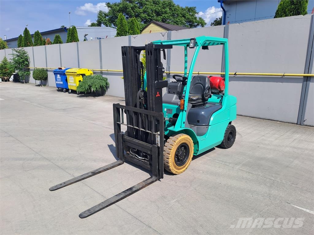 Mitsubishi FG25N LPG forklifts