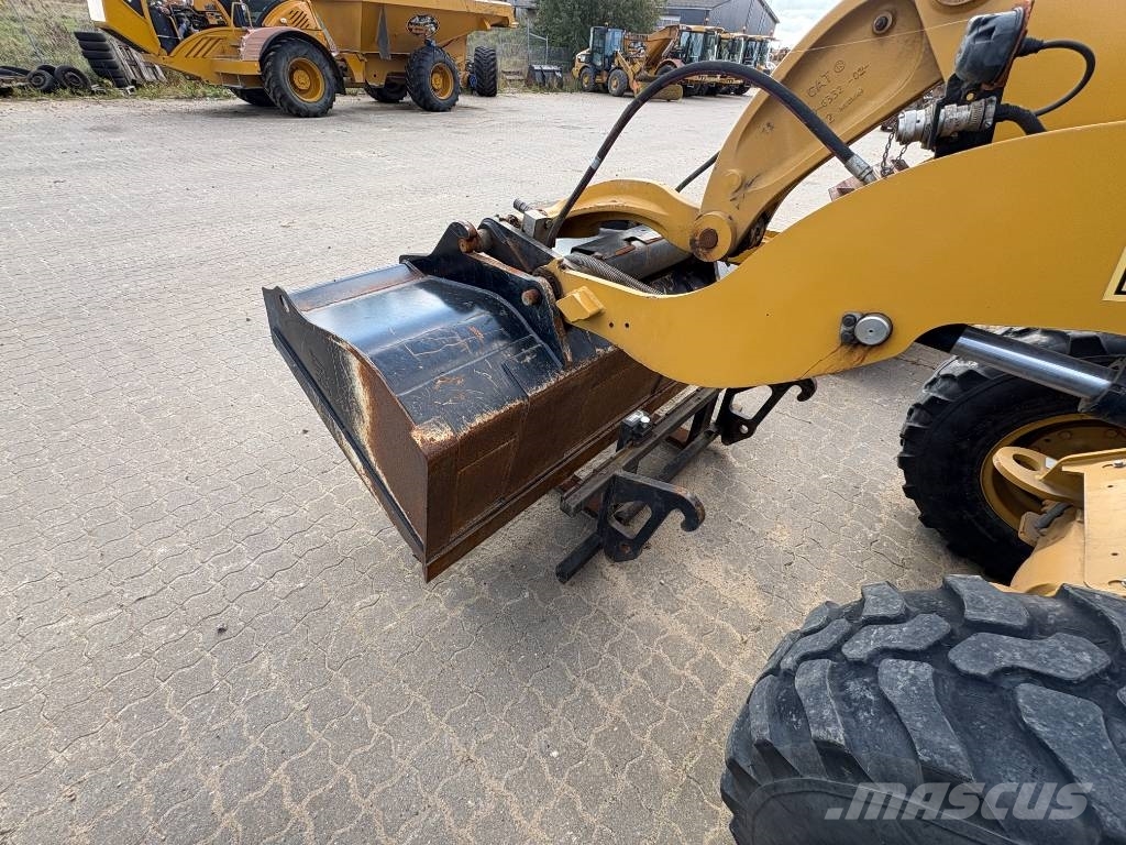 CAT 906 Cargadoras sobre ruedas