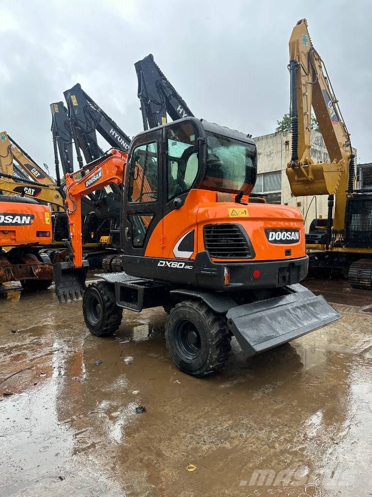 Doosan DX60W-9C Gravemaskiner på hjul