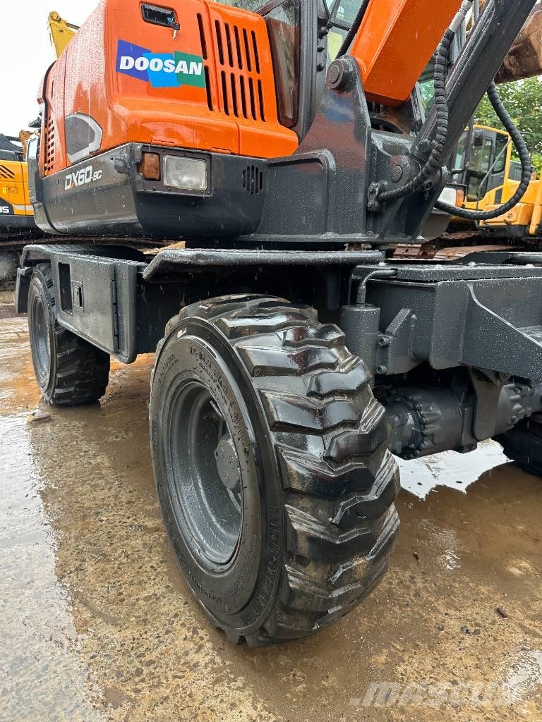Doosan DX60W-9C Gravemaskiner på hjul