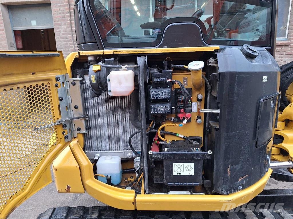 CAT 302.7 Minikoparki