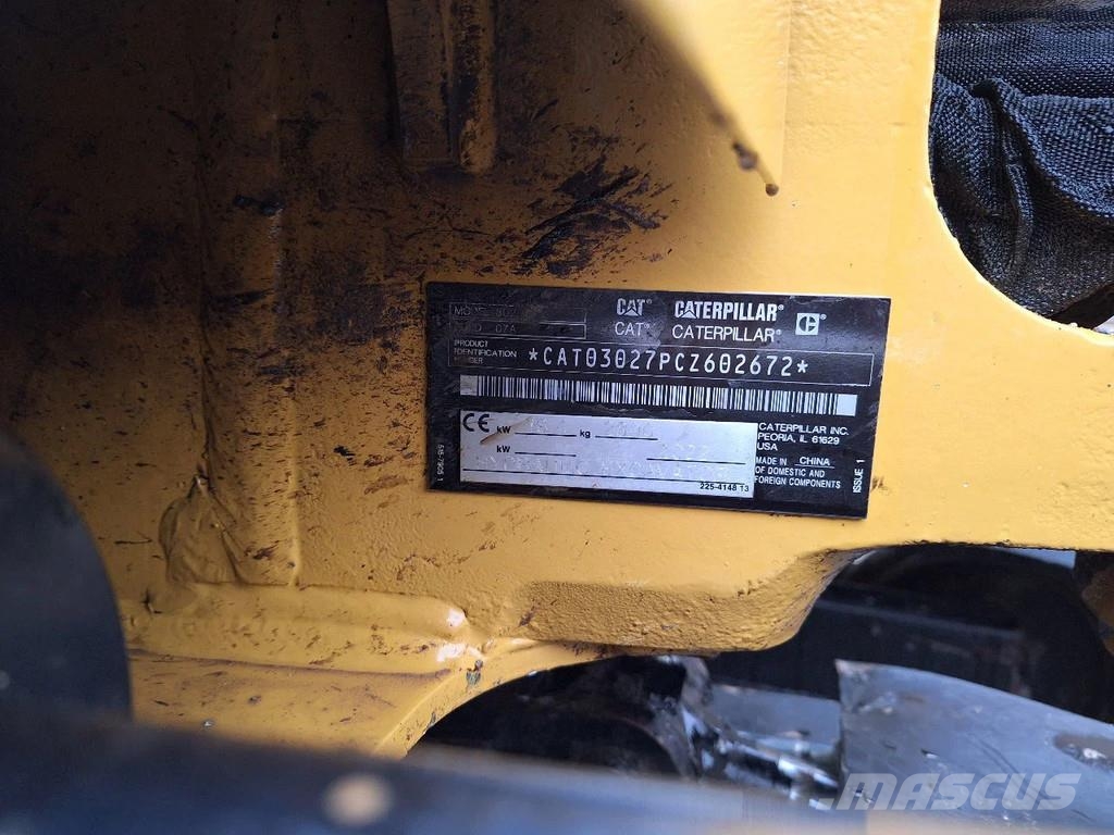 CAT 302.7 Minikoparki